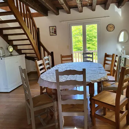 Вилла Maison De Vacance Avec Piscine Chauffee Villeneuve-d'Aveyron