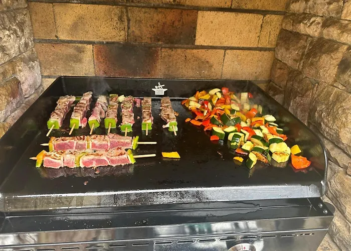 Maison De Vacance Avec Piscine Chauffee * Villeneuve-dʼAveyron
