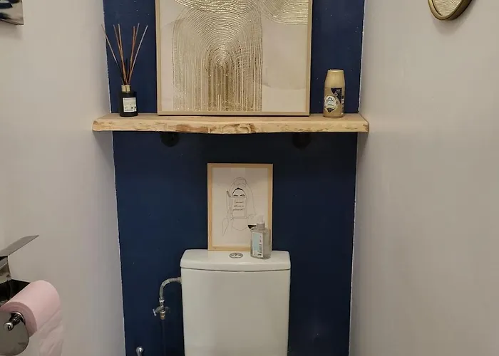 Villa De Avec Piscine Chauffée *