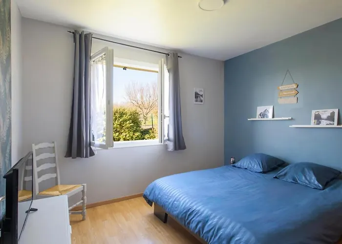 Villa De Avec Piscine Chauffée