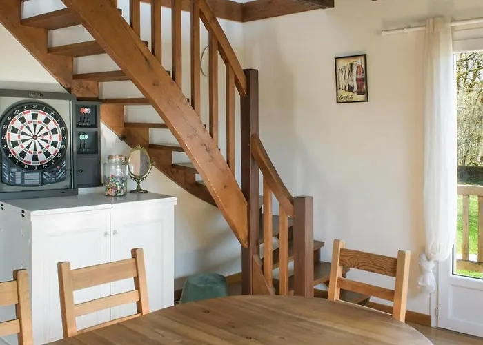 De Avec Piscine Chauffée Villeneuve-dʼAveyron