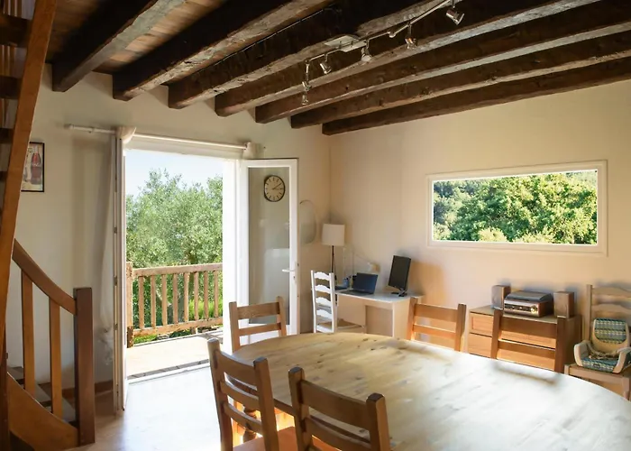 Villa De Avec Piscine Chauffée *