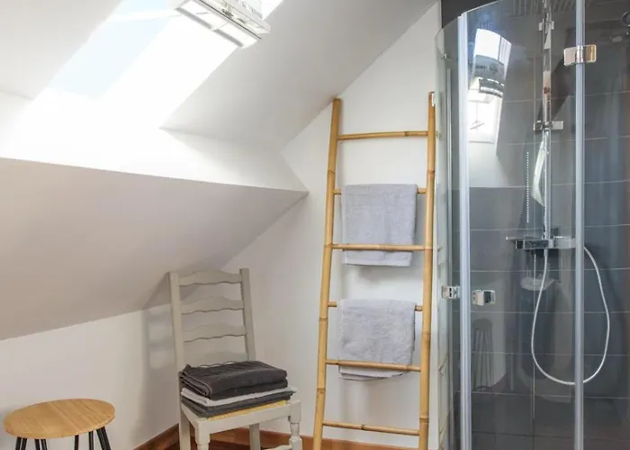 Villa De Avec Piscine Chauffée *